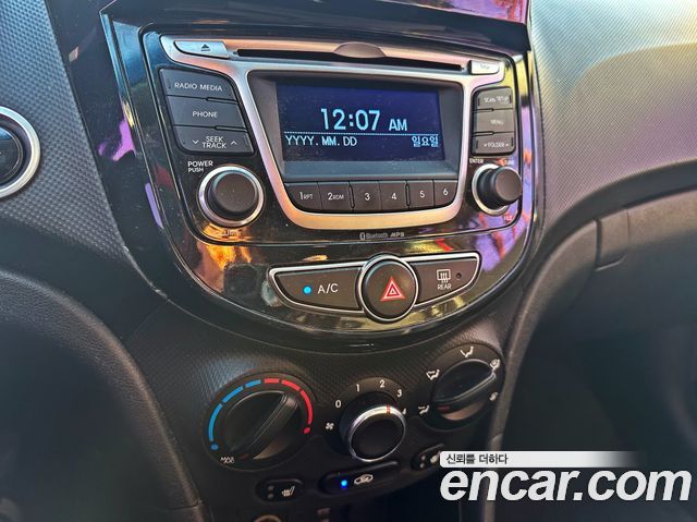 Hyundai Accent 2016 — photo 13