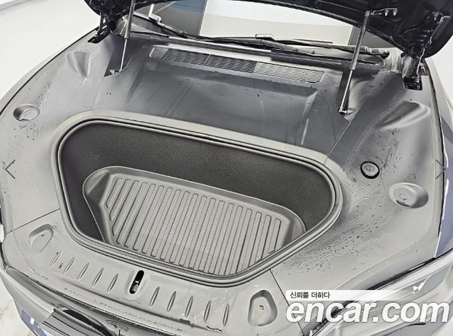 Tesla Model S 2026 — photo 6