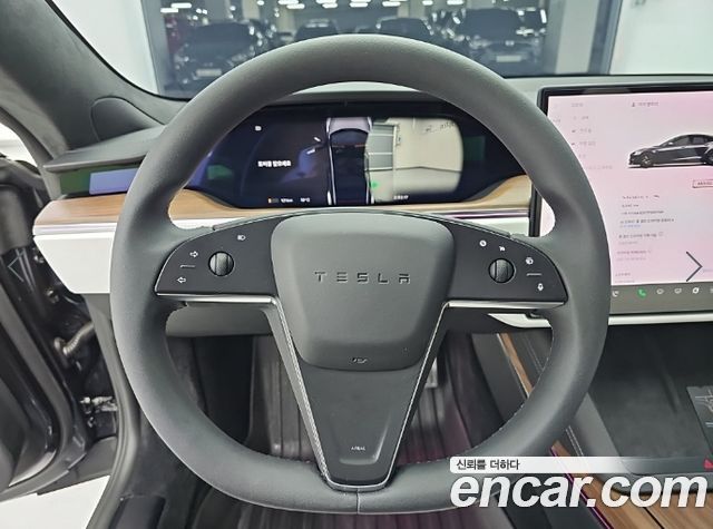 Tesla Model S 2026 — photo 10