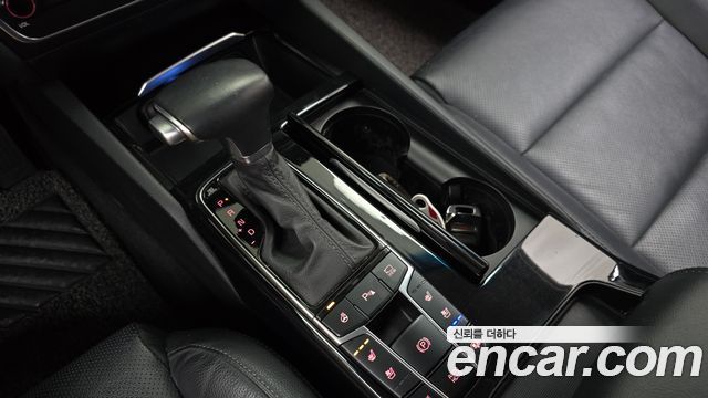 Kia K7 2018 — photo 9