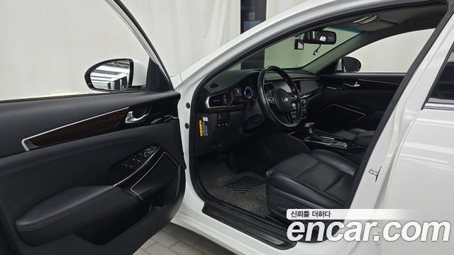Kia K7 2018 — photo 10