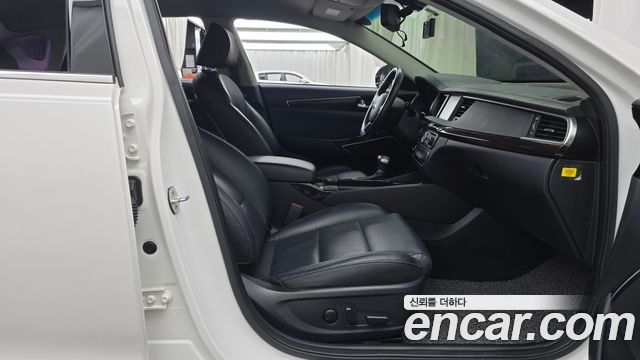 Kia K7 2018 — photo 11