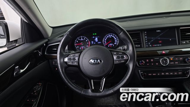 Kia K7 2018 — photo 13