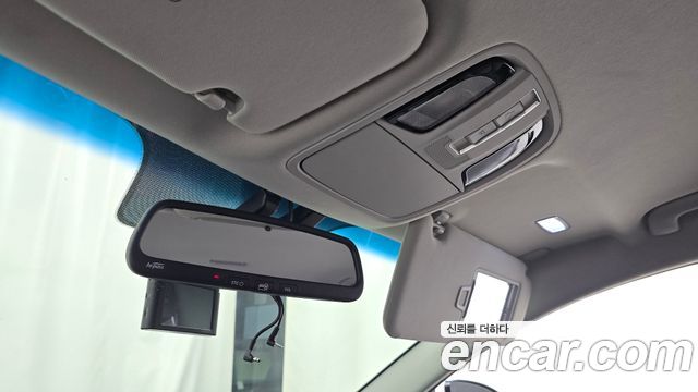 Kia K7 2018 — photo 17