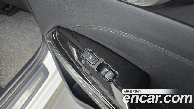 Kia K7 2018 — photo 18
