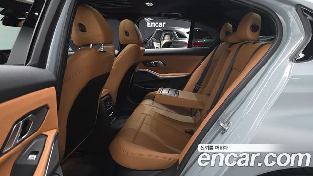 BMW 3-Series 2024 — photo 17