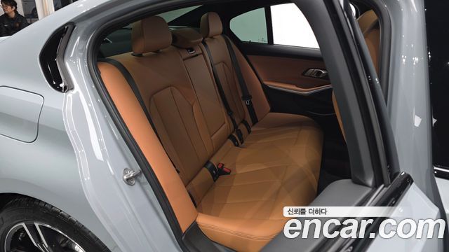 BMW 3-Series 2024 — photo 18