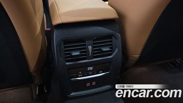 BMW 3-Series 2024 — photo 34