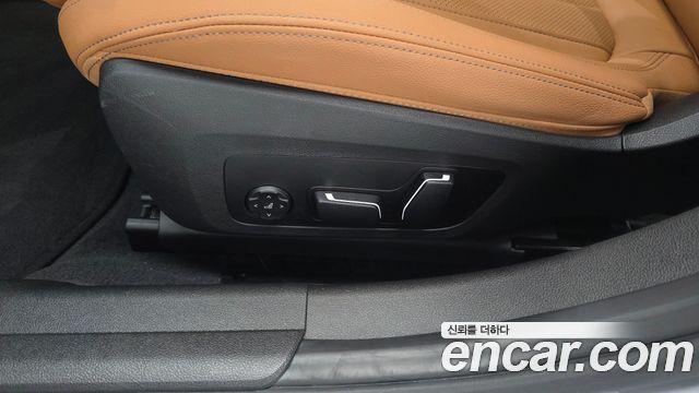 BMW 3-Series 2024 — photo 35
