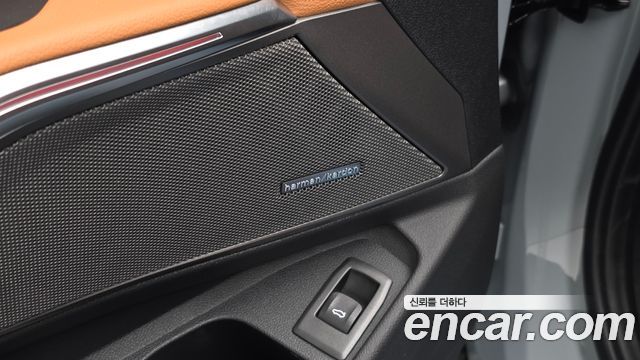 BMW 3-Series 2024 — photo 36