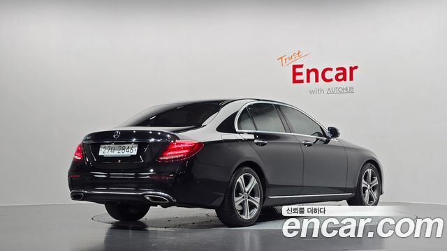 Mercedes-Benz E-Class 2019 — photo 2