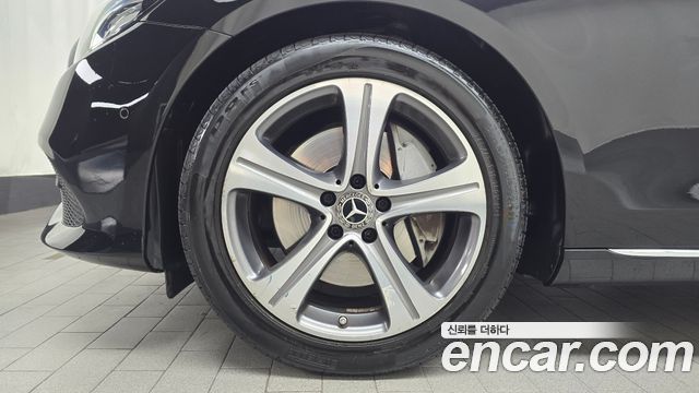 Mercedes-Benz E-Class 2019 — photo 5