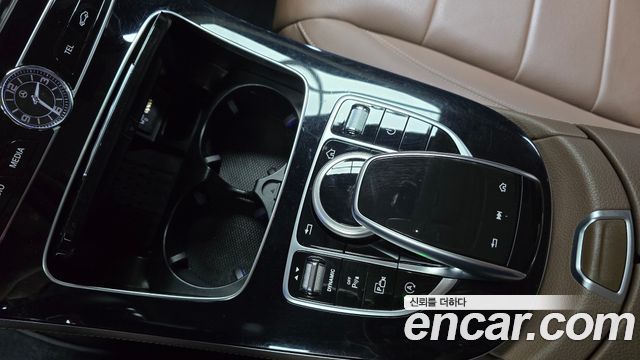 Mercedes-Benz E-Class 2019 — photo 24