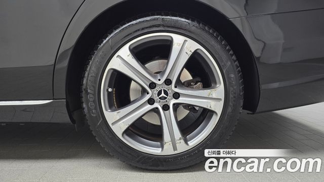 Mercedes-Benz E-Class 2019 — photo 7