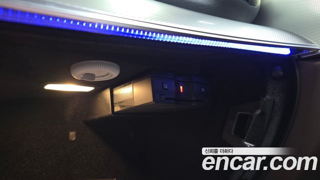 Mercedes-Benz E-Class 2019 — photo 31