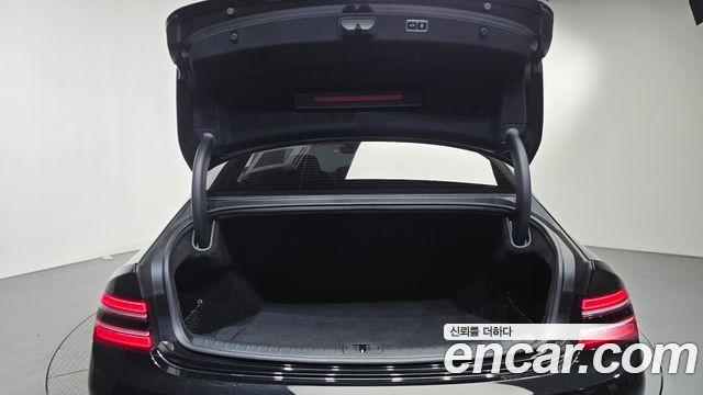 Genesis G80 2022 — photo 23