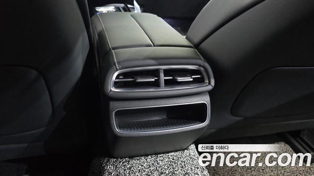 Genesis G80 2022 — photo 28