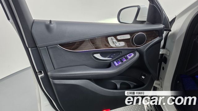 Mercedes-Benz GLC-Class 2020 — photo 14
