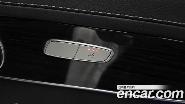 Mercedes-Benz GLC-Class 2020 — photo 33