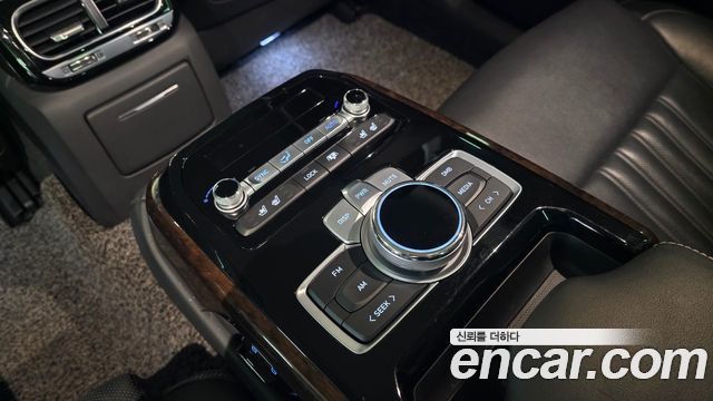 Genesis G90 2019 — photo 17