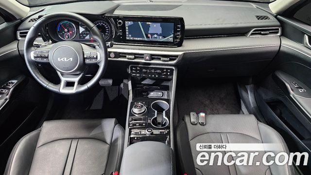 Kia K5 2023 — photo 10