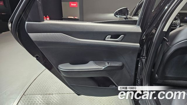 Kia K5 2023 — photo 15