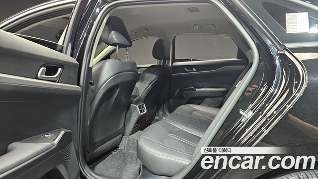 Kia K5 2023 — photo 16