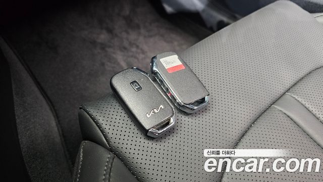Kia K5 2023 — photo 28
