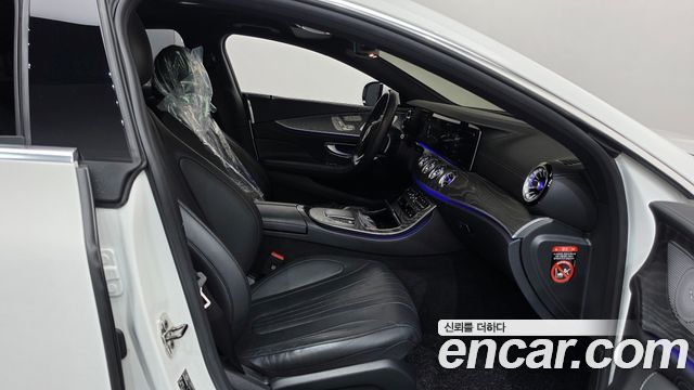 Mercedes-Benz CLS-Class 2023 — photo 16