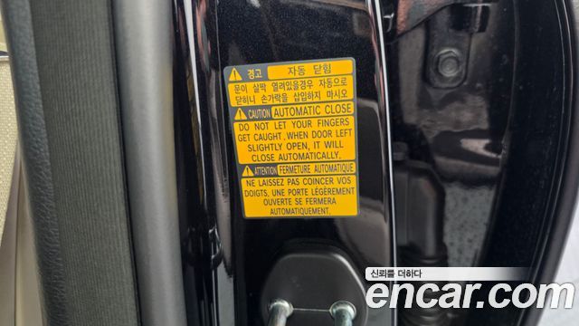Genesis G90 2022 — photo 31