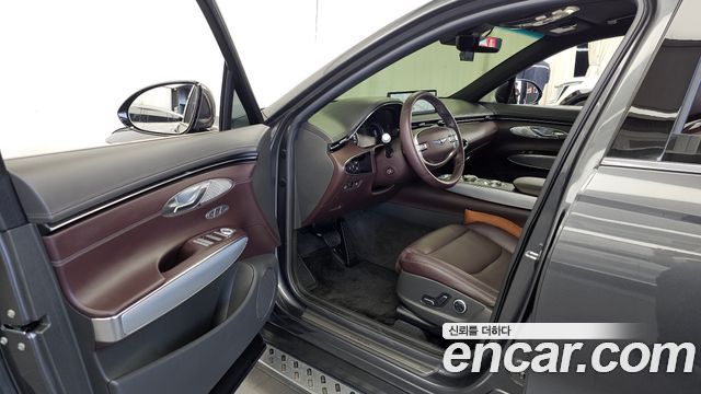 Genesis GV70 2022 — photo 13