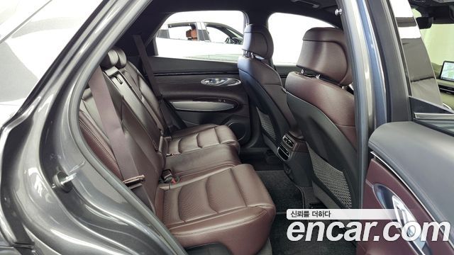 Genesis GV70 2022 — photo 18