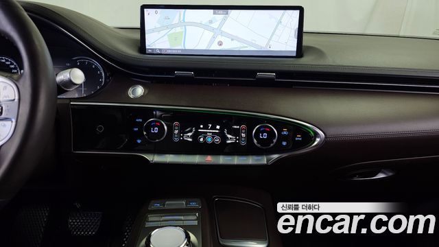Genesis GV70 2022 — photo 20