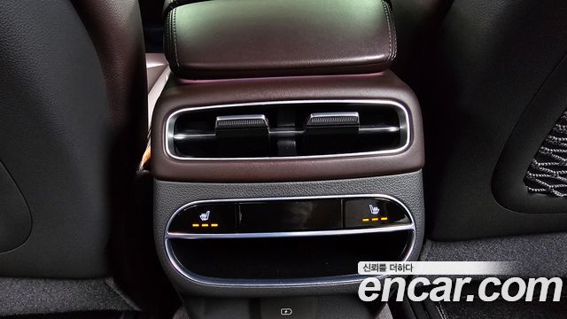 Genesis GV70 2022 — photo 25