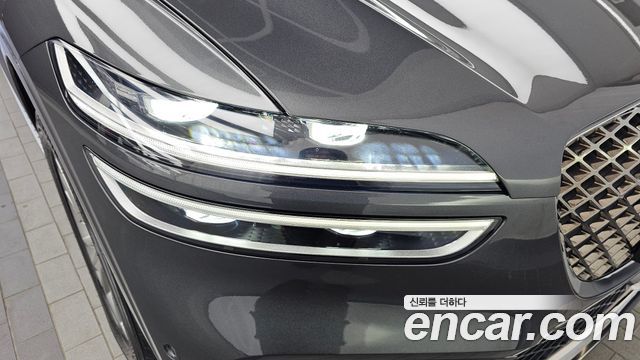 Genesis GV70 2022 — photo 8