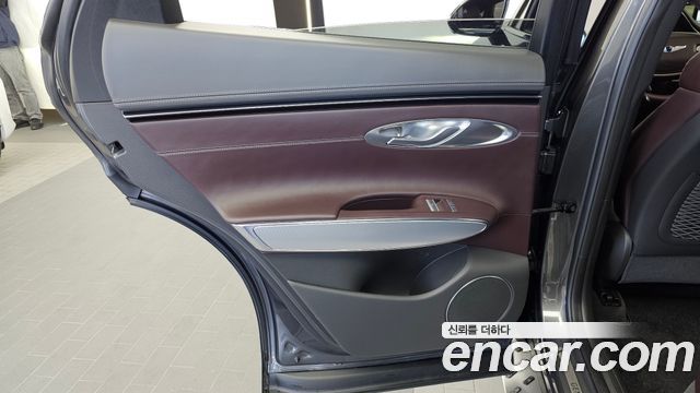 Genesis GV70 2022 — photo 15