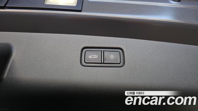 Genesis GV70 2022 — photo 31
