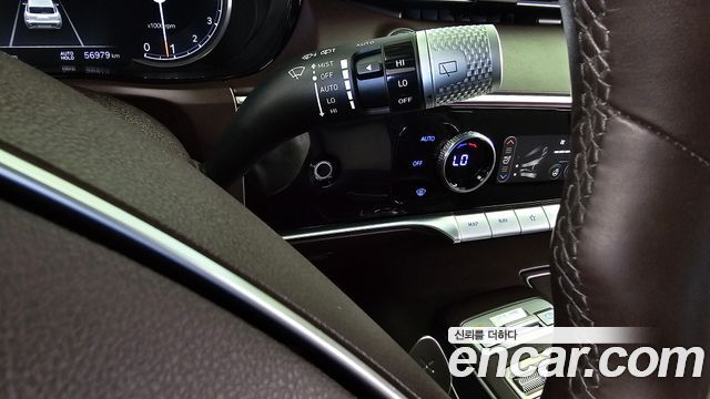 Genesis GV70 2022 — photo 33