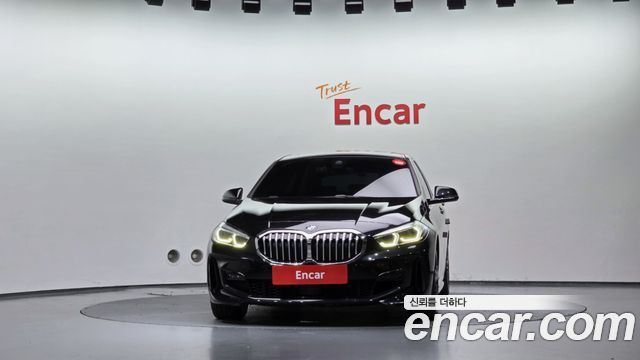 BMW 1-Series 2022 — photo 3