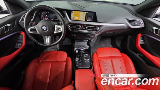 BMW 1-Series 2022 — photo 10