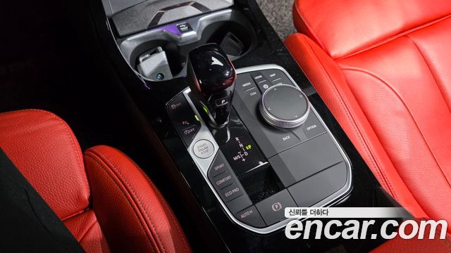 BMW 1-Series 2022 — photo 12