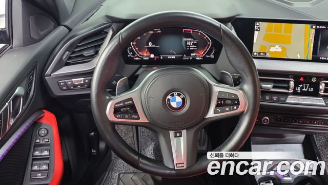 BMW 1-Series 2022 — photo 19