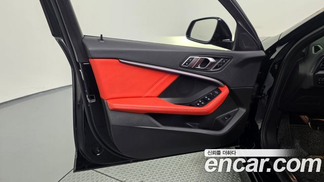 BMW 1-Series 2022 — photo 14