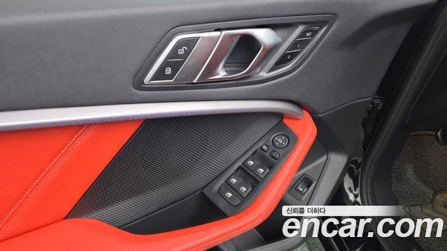 BMW 1-Series 2022 — photo 27