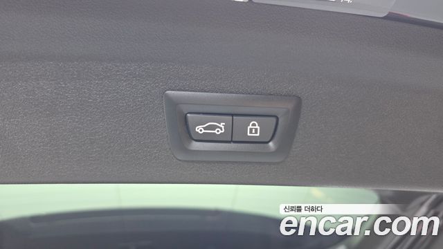 BMW 1-Series 2022 — photo 35