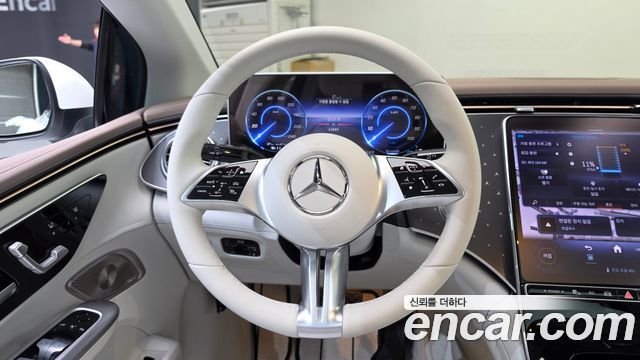 Mercedes-Benz EQE 2023 — photo 19