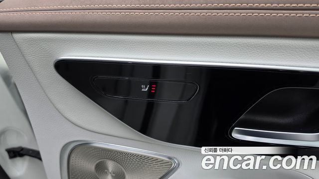Mercedes-Benz EQE 2023 — photo 24