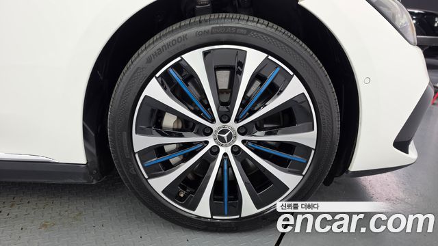 Mercedes-Benz EQE 2023 — photo 7