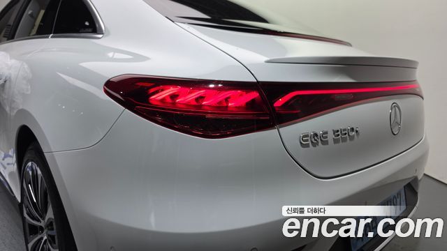 Mercedes-Benz EQE 2023 — photo 9