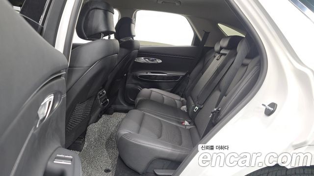 Genesis GV70 2023 — photo 18